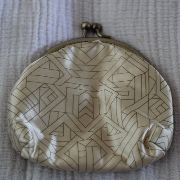 Jenny Packham Boudoir Kiss Lock Clasp Satin Coin Purse - Picture 3 of 7